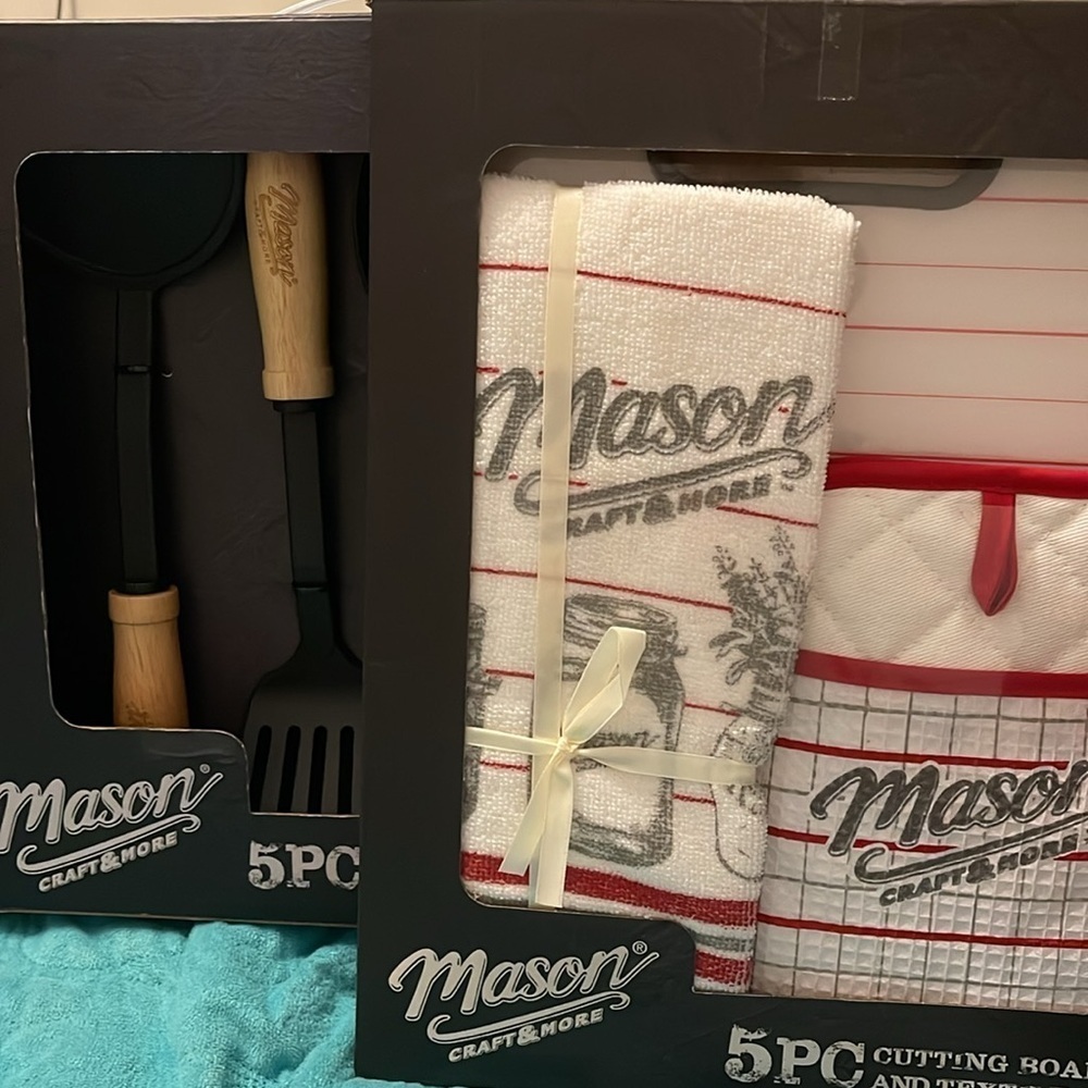 MASON CRAFT & MORE 5 Pc Nylon Kitchen Tool & 5 Pc Cutting Board & textile set